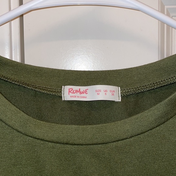 Medium Everglades ROMWE T-Shirt - Picture 3 of 4